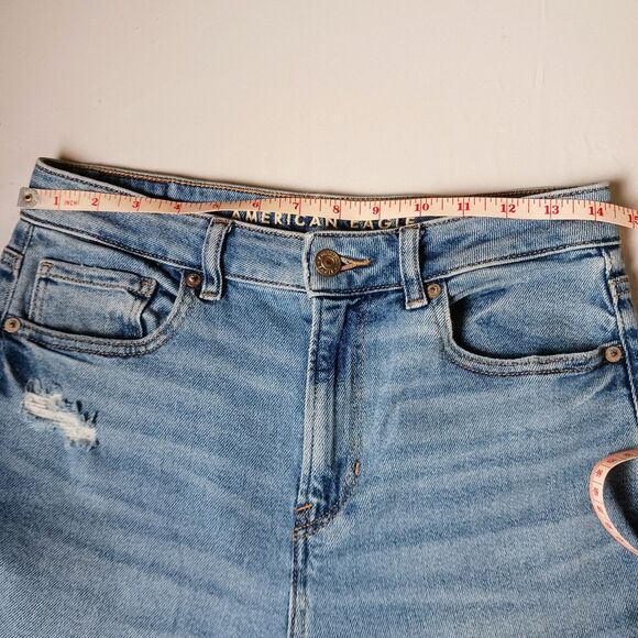 American Eagle Mom Jeans Women's Size 4 Distressed High-Rise Stretch Light Wash - Picture 13 of 16
